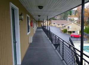 Sundowner Motel Lake George exterior corridor